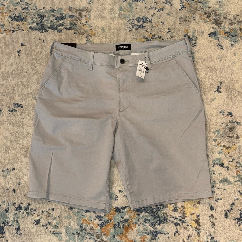 NWT! Mens Express 10” Hyper Stretch Chino Shorts, size 34